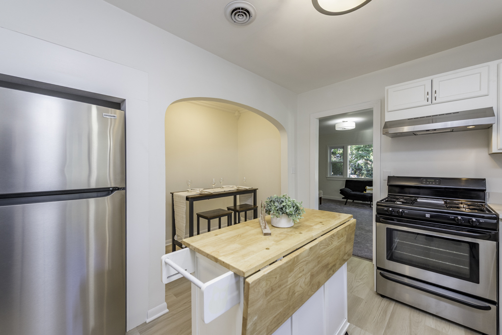 2110 Elisha Avenue, Zion, IL 60099