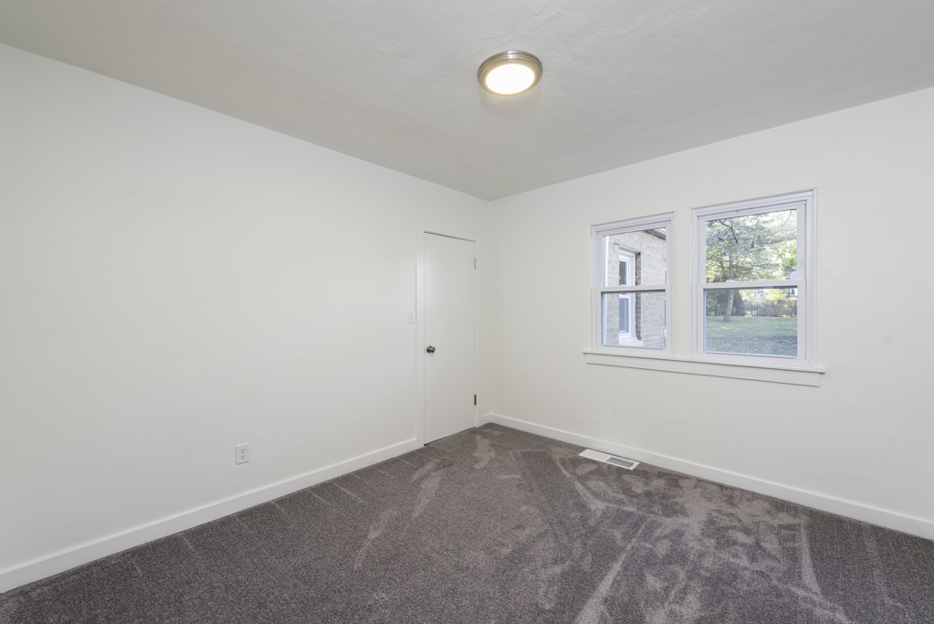 2110 Elisha Avenue, Zion, IL 60099