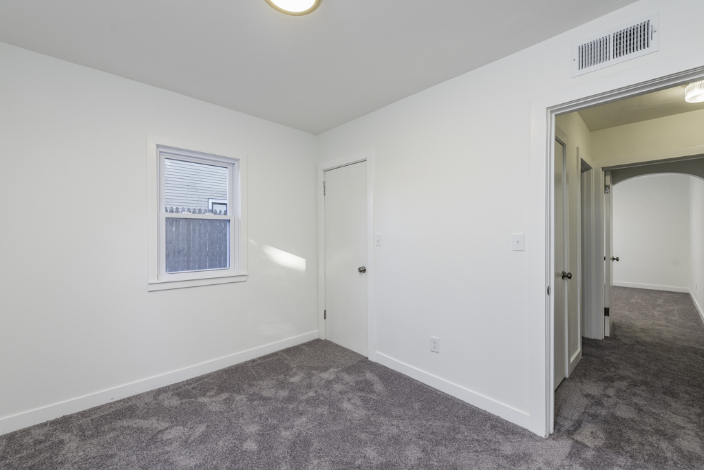 2110 Elisha Avenue, Zion, IL 60099