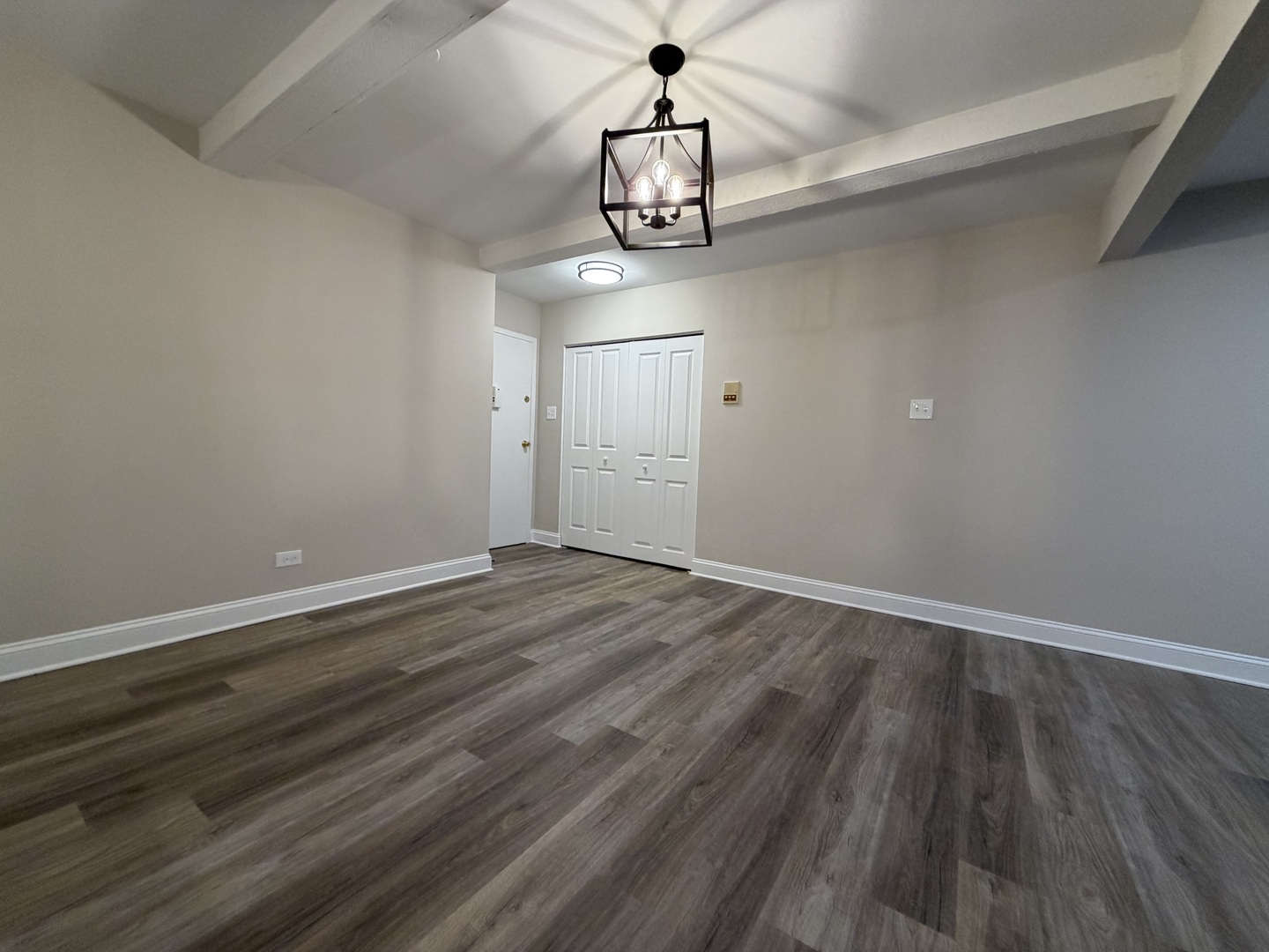 100 Willow Lane #201B, Willow Springs, IL 60480