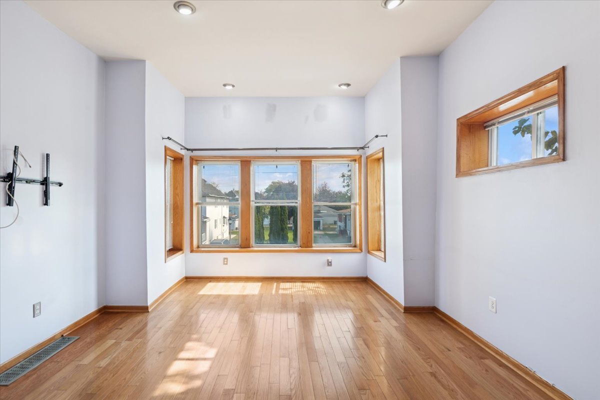 640 S 14th Avenue, Maywood, IL 60153