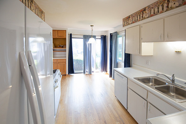 1643 Castbourne Court, Wheaton, IL 60189