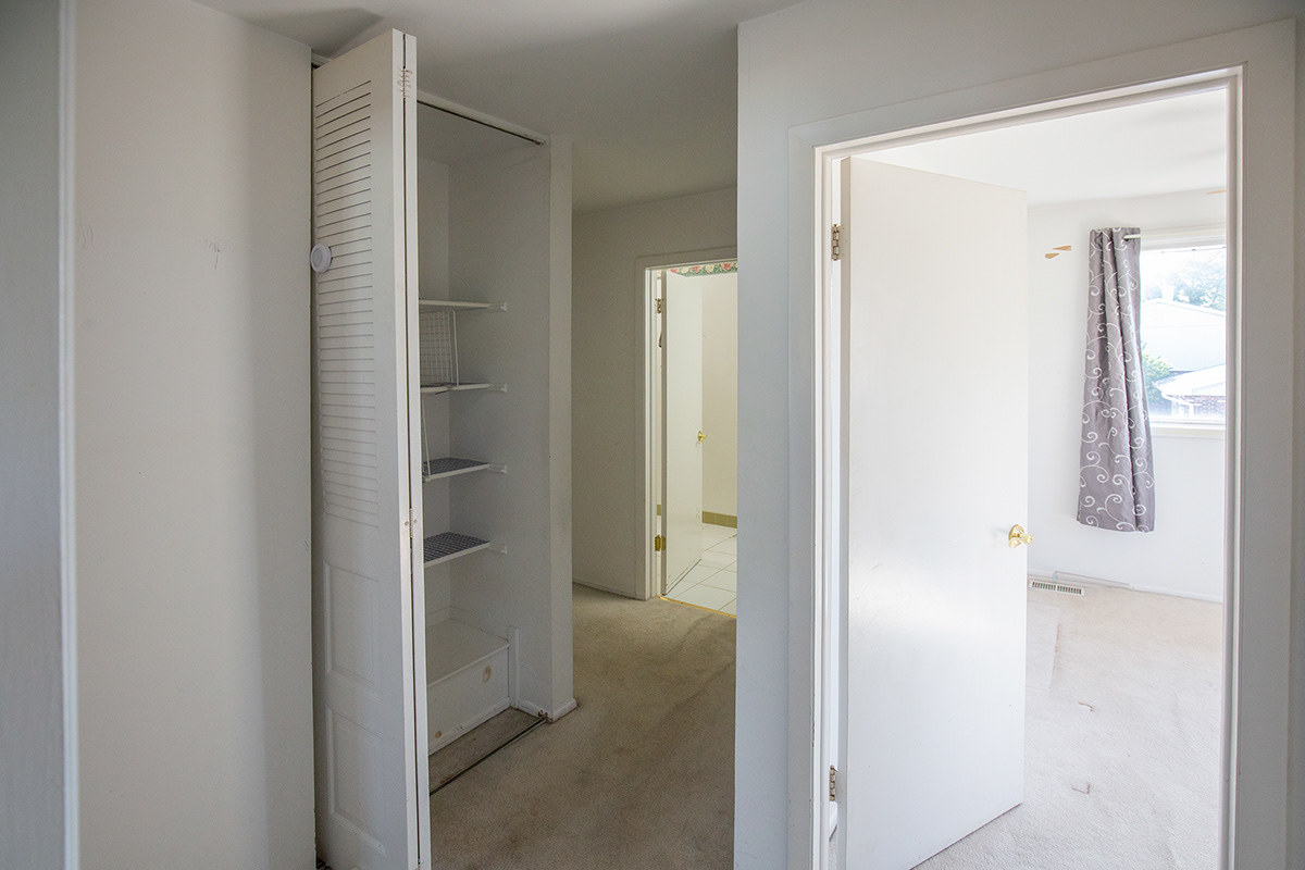 1643 Castbourne Court, Wheaton, IL 60189