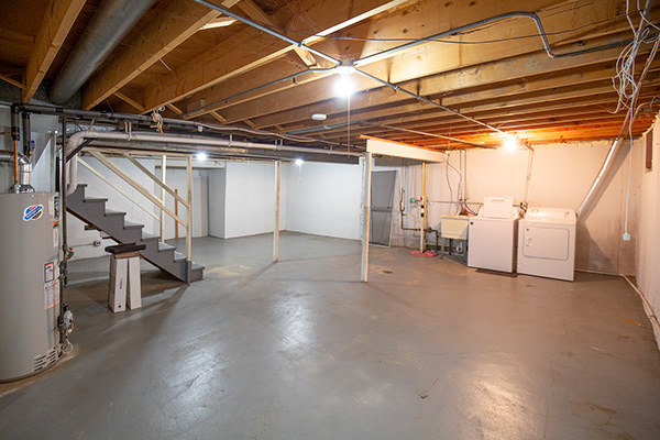 1643 Castbourne Court, Wheaton, IL 60189