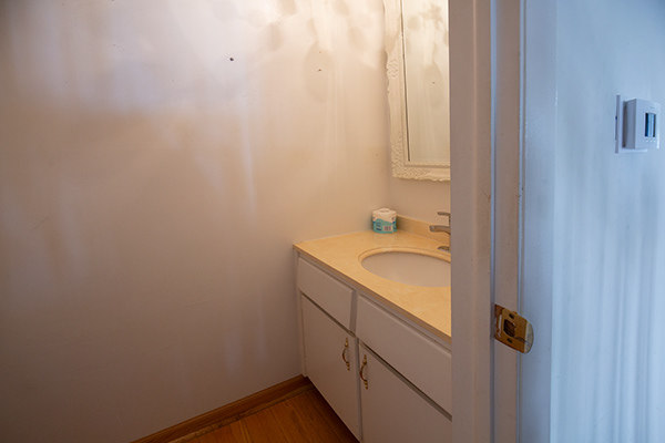 1643 Castbourne Court, Wheaton, IL 60189