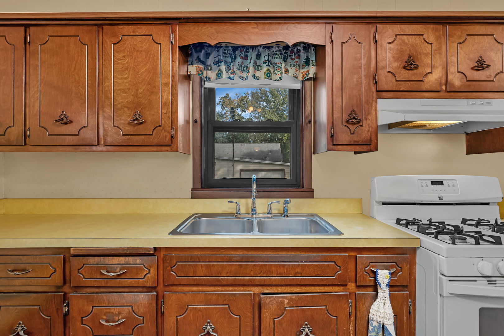824 Harlow Avenue, Joliet, IL 60433