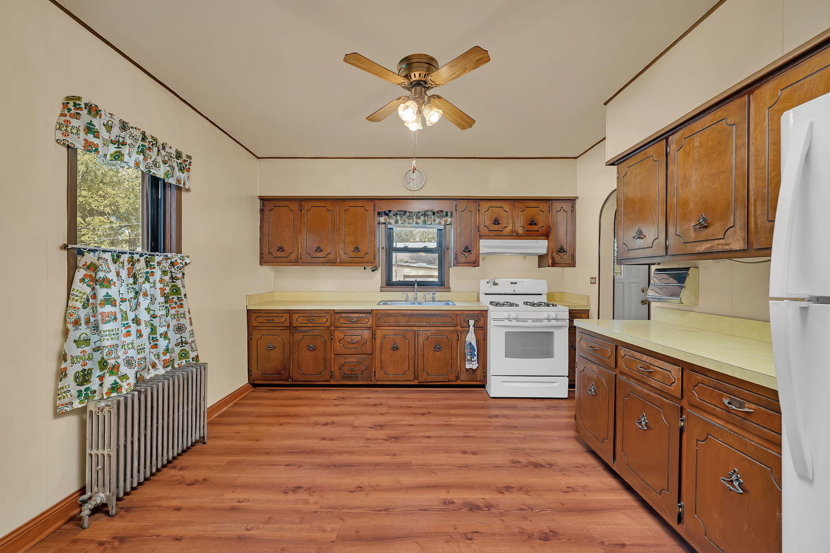 824 Harlow Avenue, Joliet, IL 60433