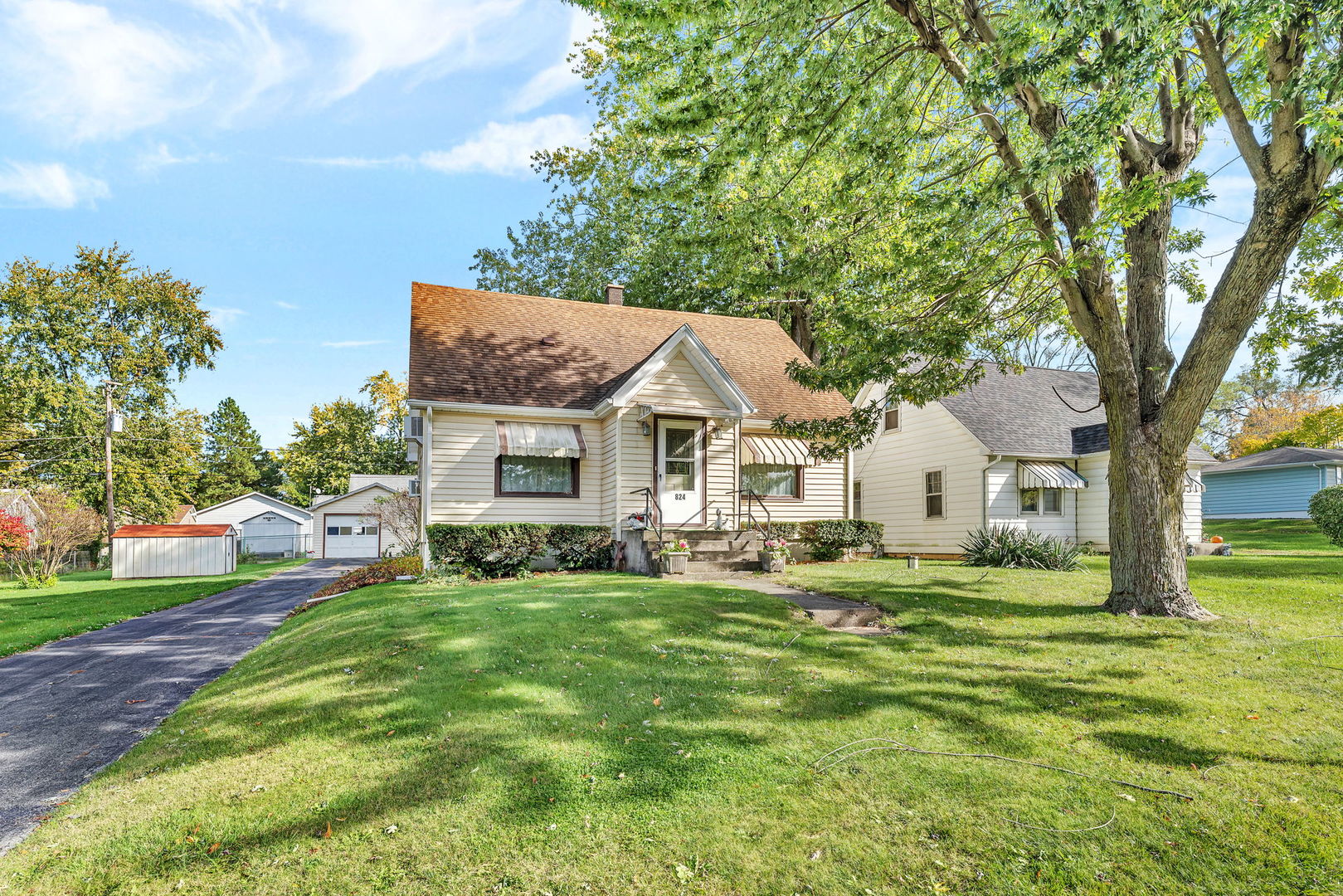 824 Harlow Avenue, Joliet, IL 60433