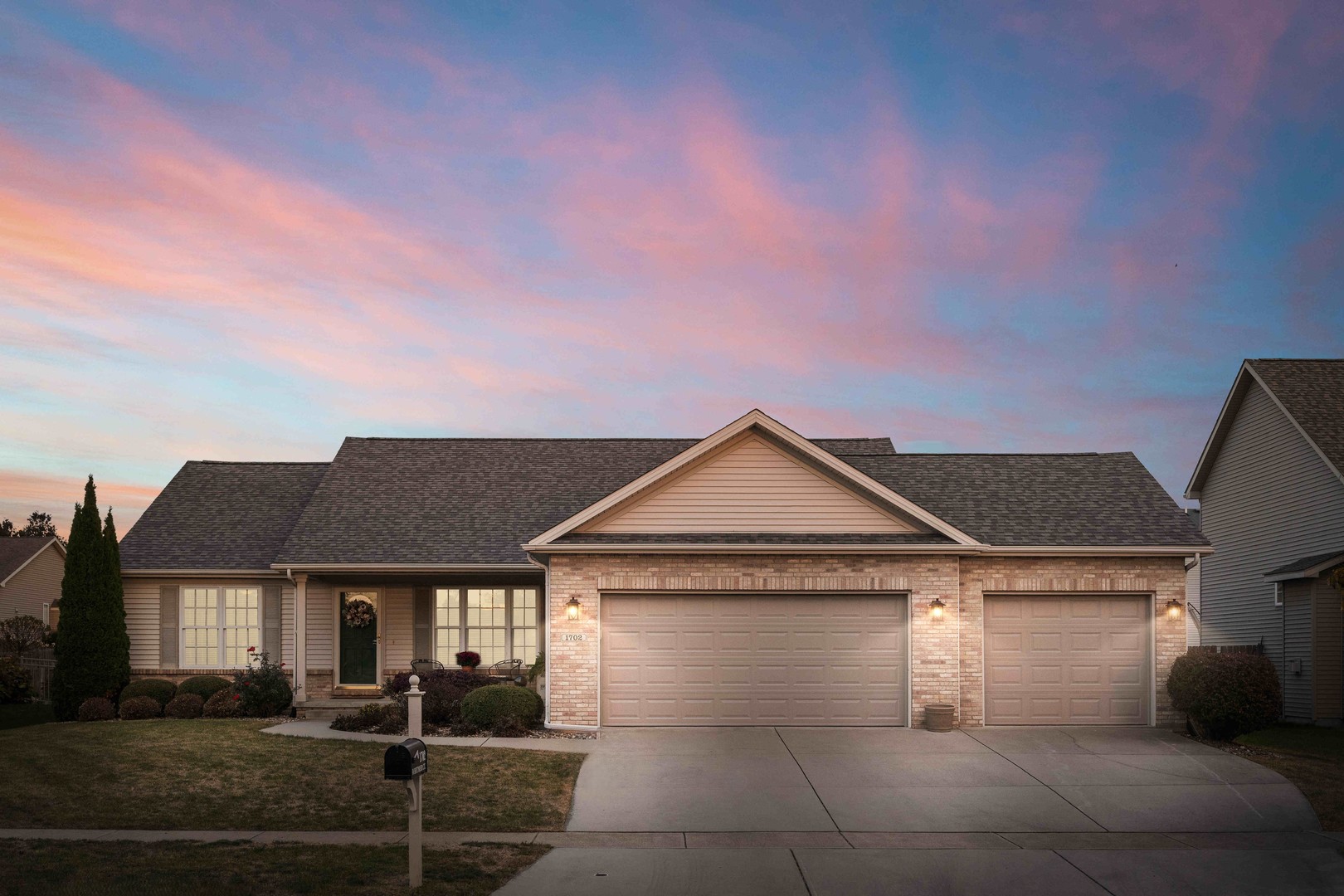 1702 Whitmer Court, Bloomington, IL 61704