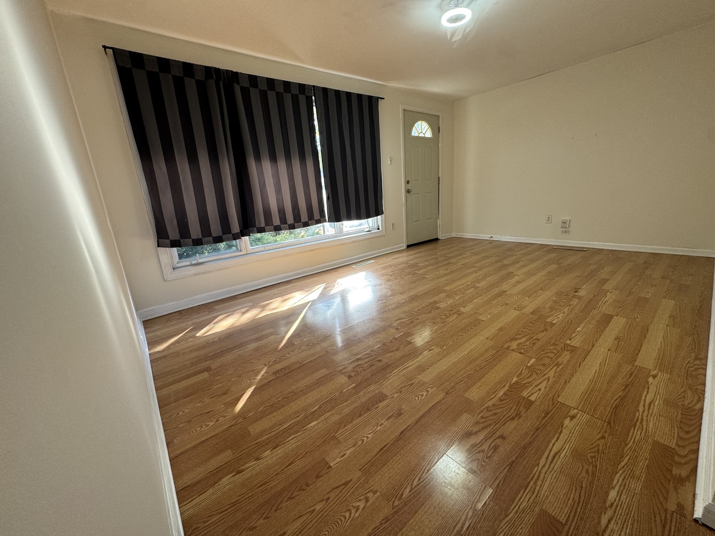 7964 S Knox Avenue, Chicago, IL 60652