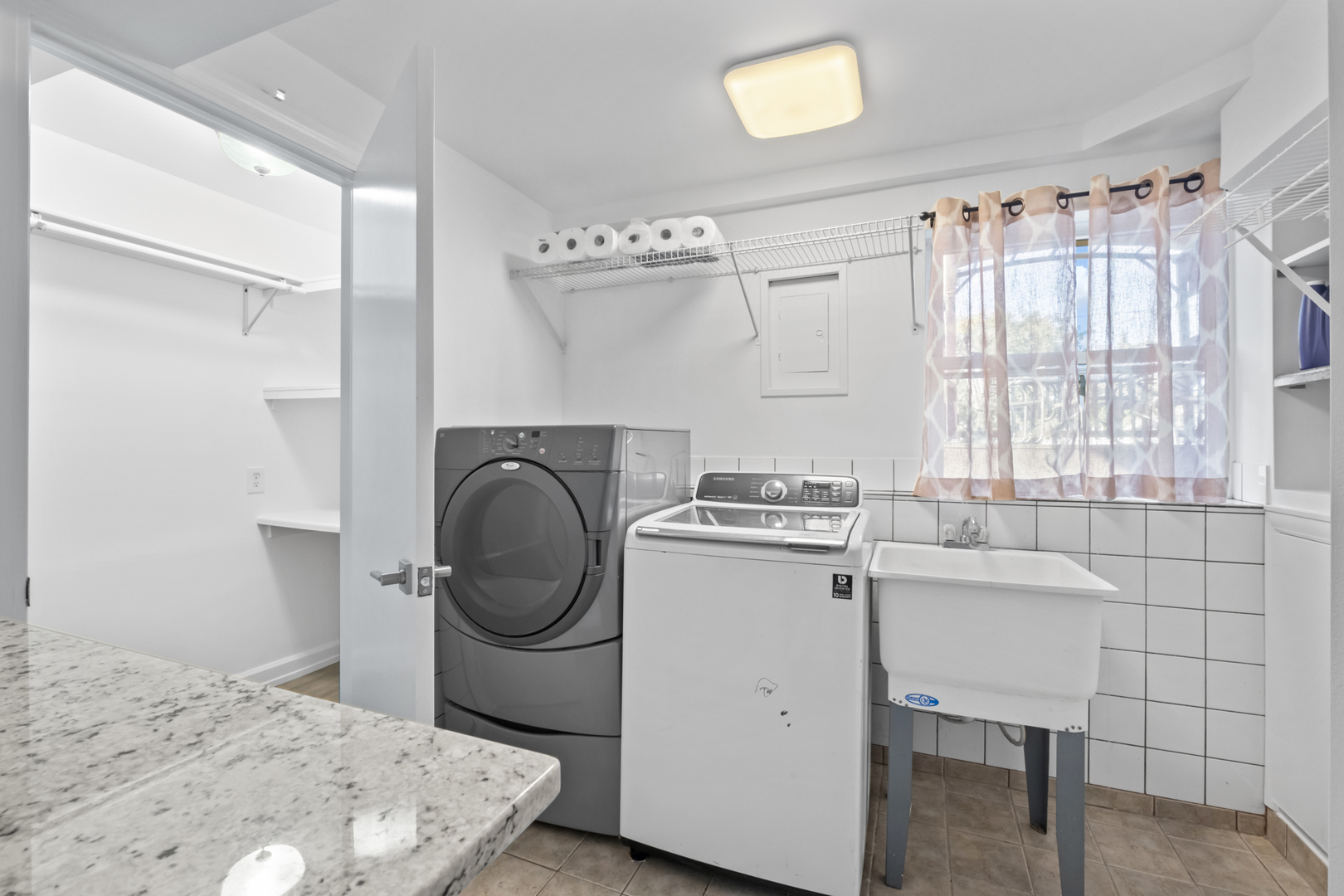 10600 S Highland Avenue, Worth, IL 60482