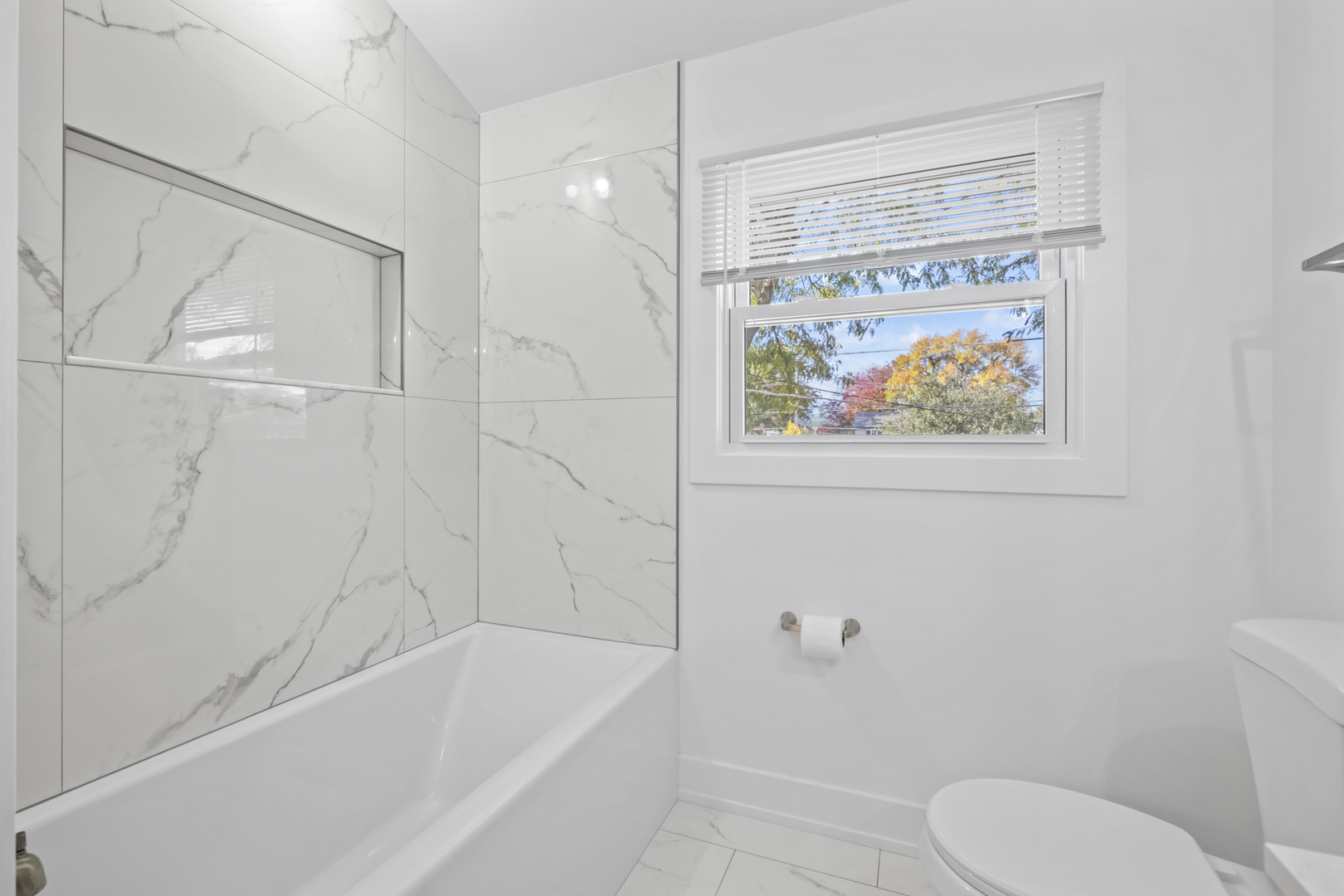 10600 S Highland Avenue, Worth, IL 60482