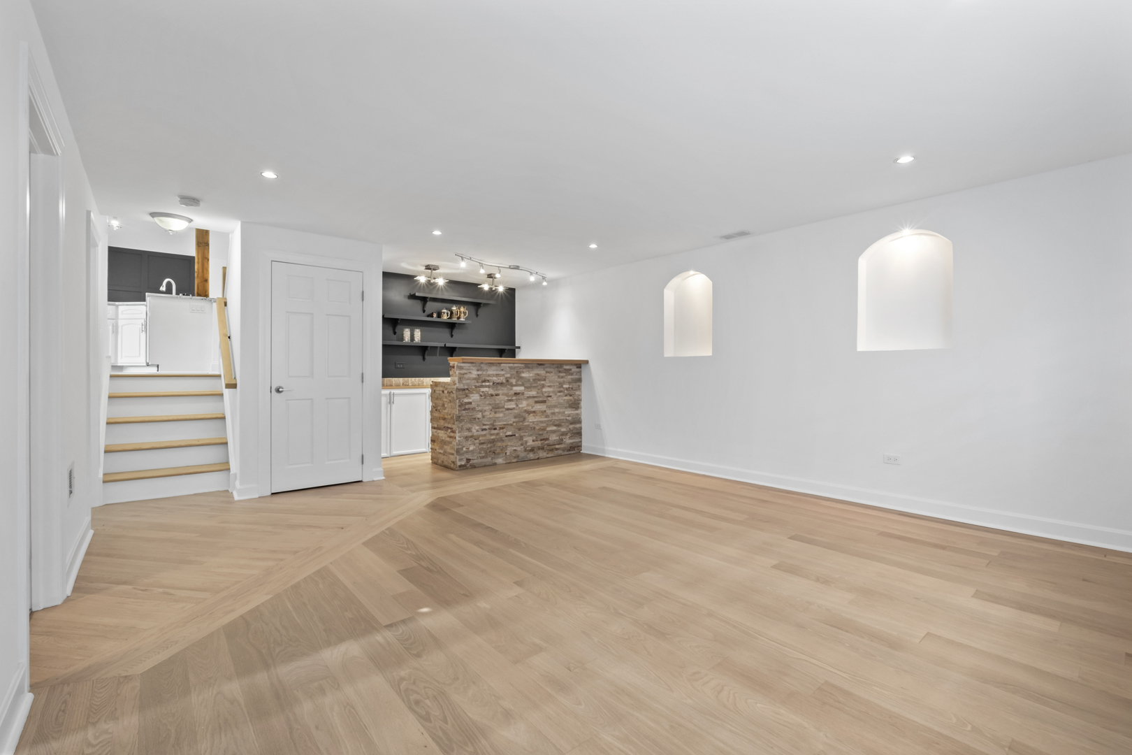 10600 S Highland Avenue, Worth, IL 60482