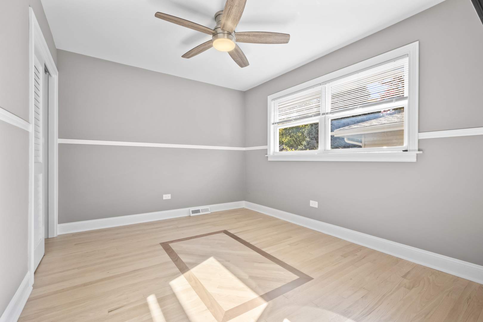 10600 S Highland Avenue, Worth, IL 60482