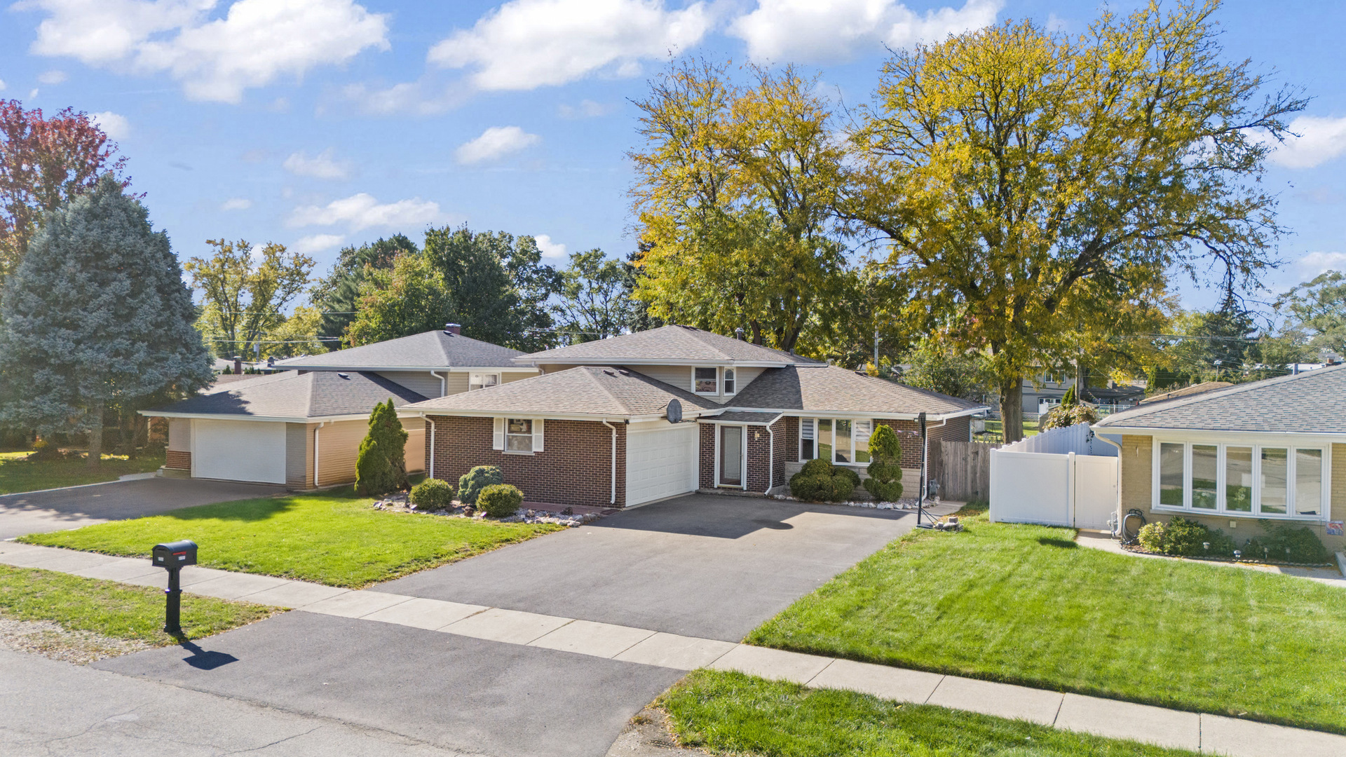 10600 S Highland Avenue, Worth, IL 60482