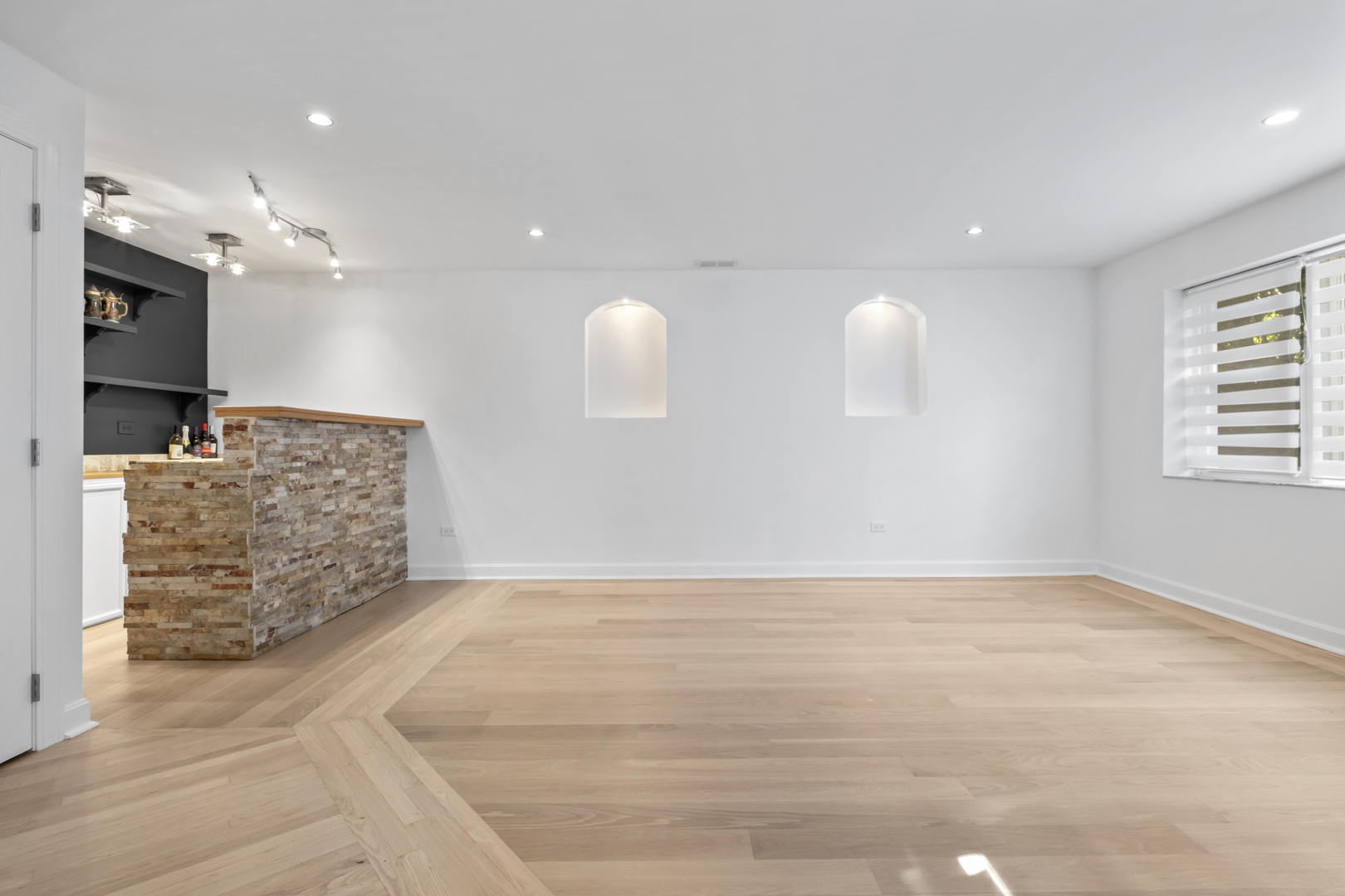 10600 S Highland Avenue, Worth, IL 60482