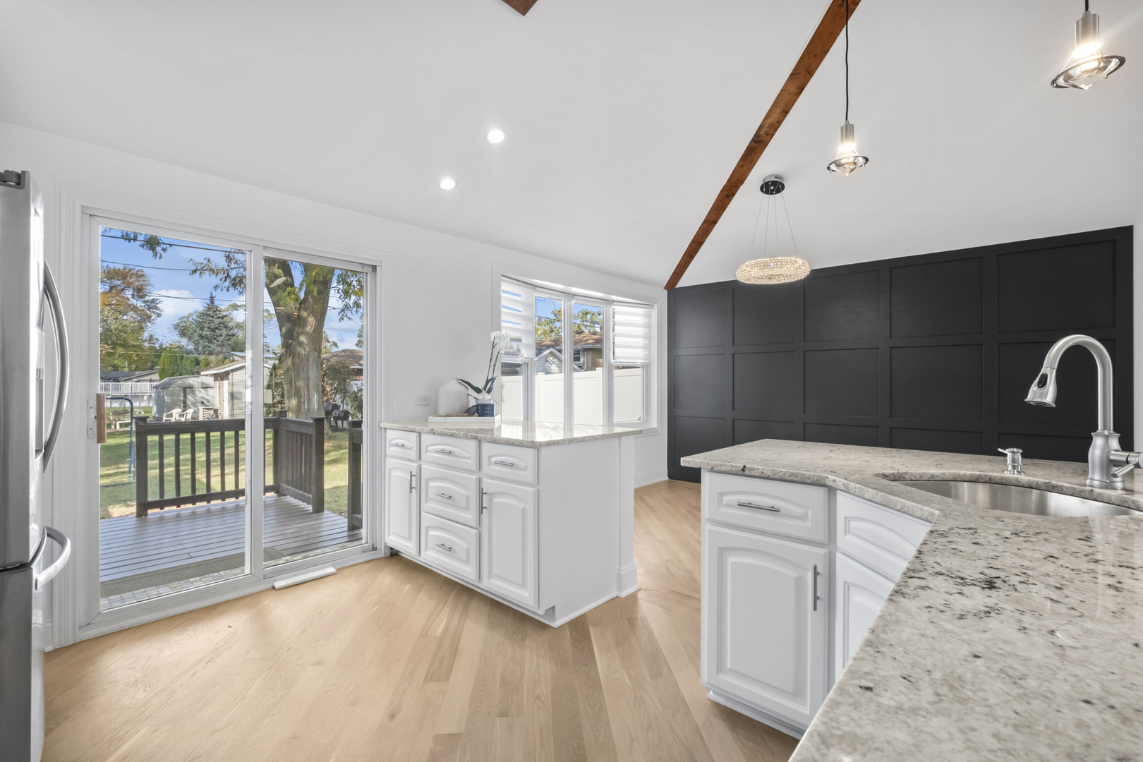 10600 S Highland Avenue, Worth, IL 60482