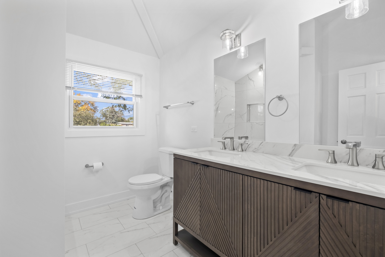 10600 S Highland Avenue, Worth, IL 60482