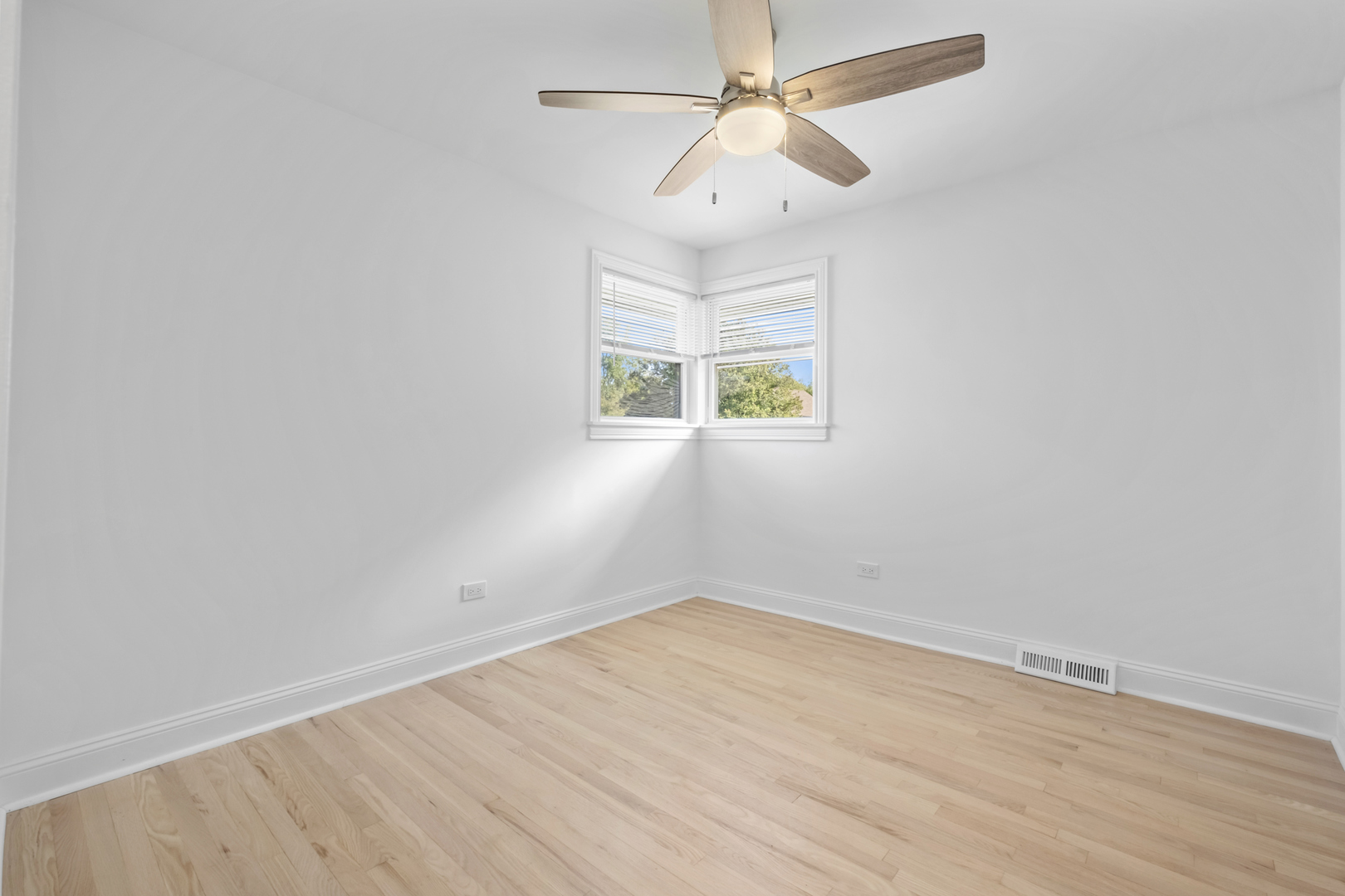 10600 S Highland Avenue, Worth, IL 60482