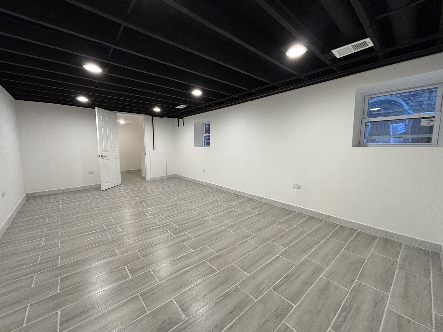 4148 N RICHMOND Street, Chicago, IL 60618