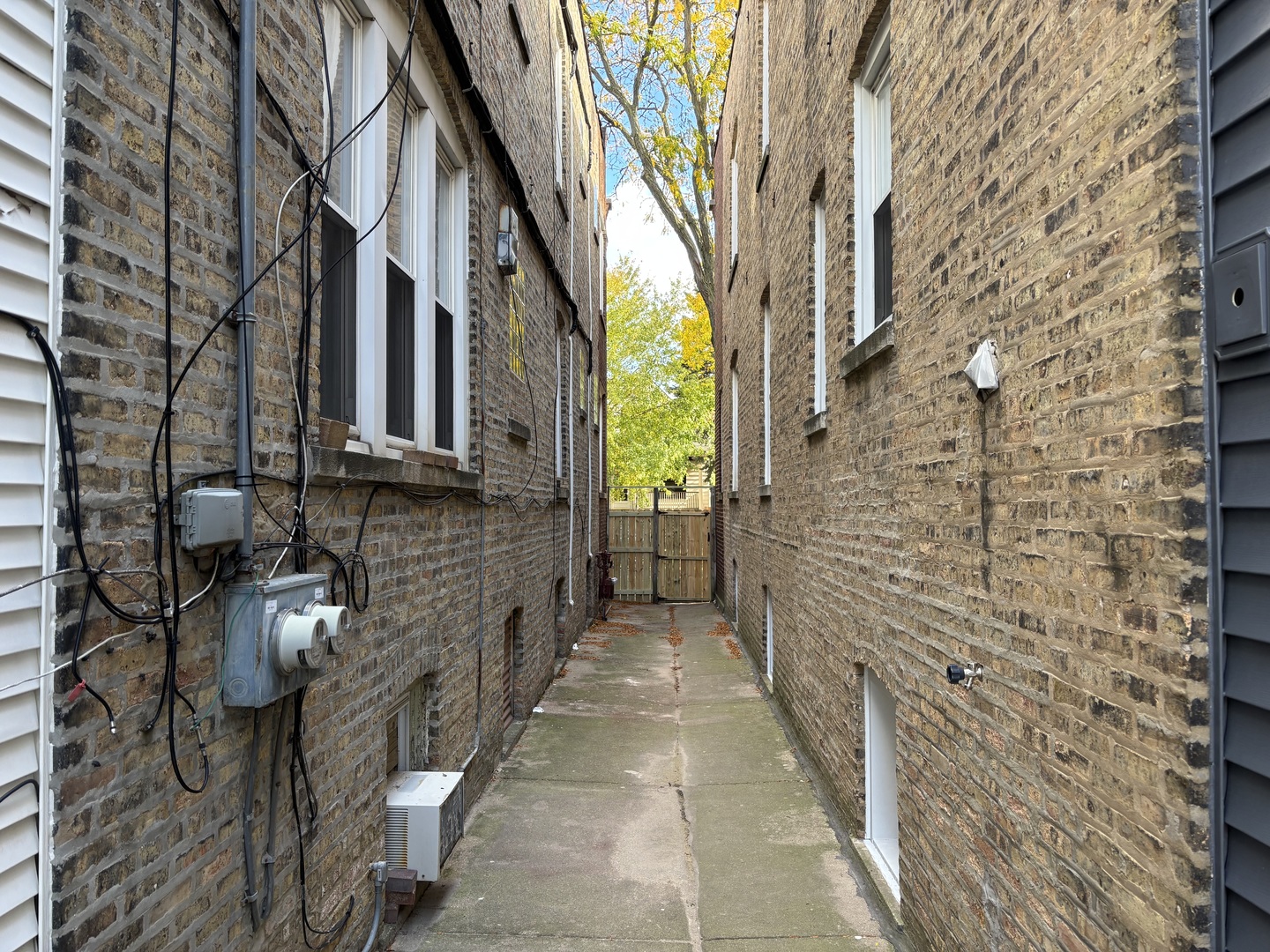 4148 N RICHMOND Street, Chicago, IL 60618