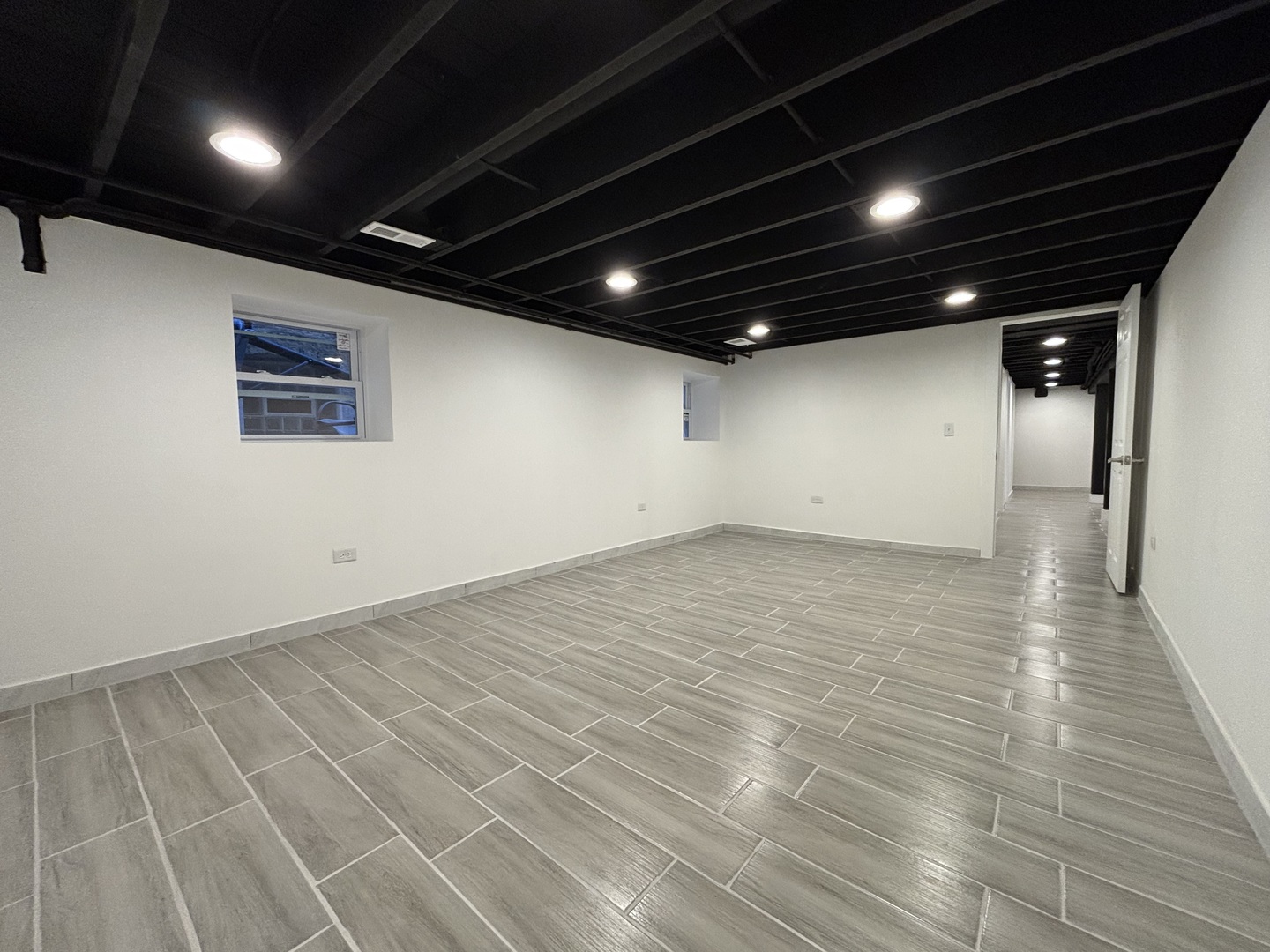 4148 N RICHMOND Street, Chicago, IL 60618