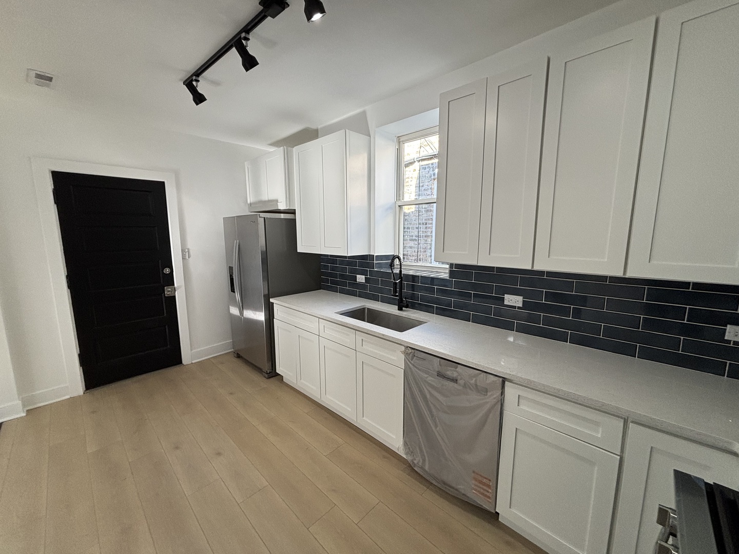 4148 N RICHMOND Street, Chicago, IL 60618
