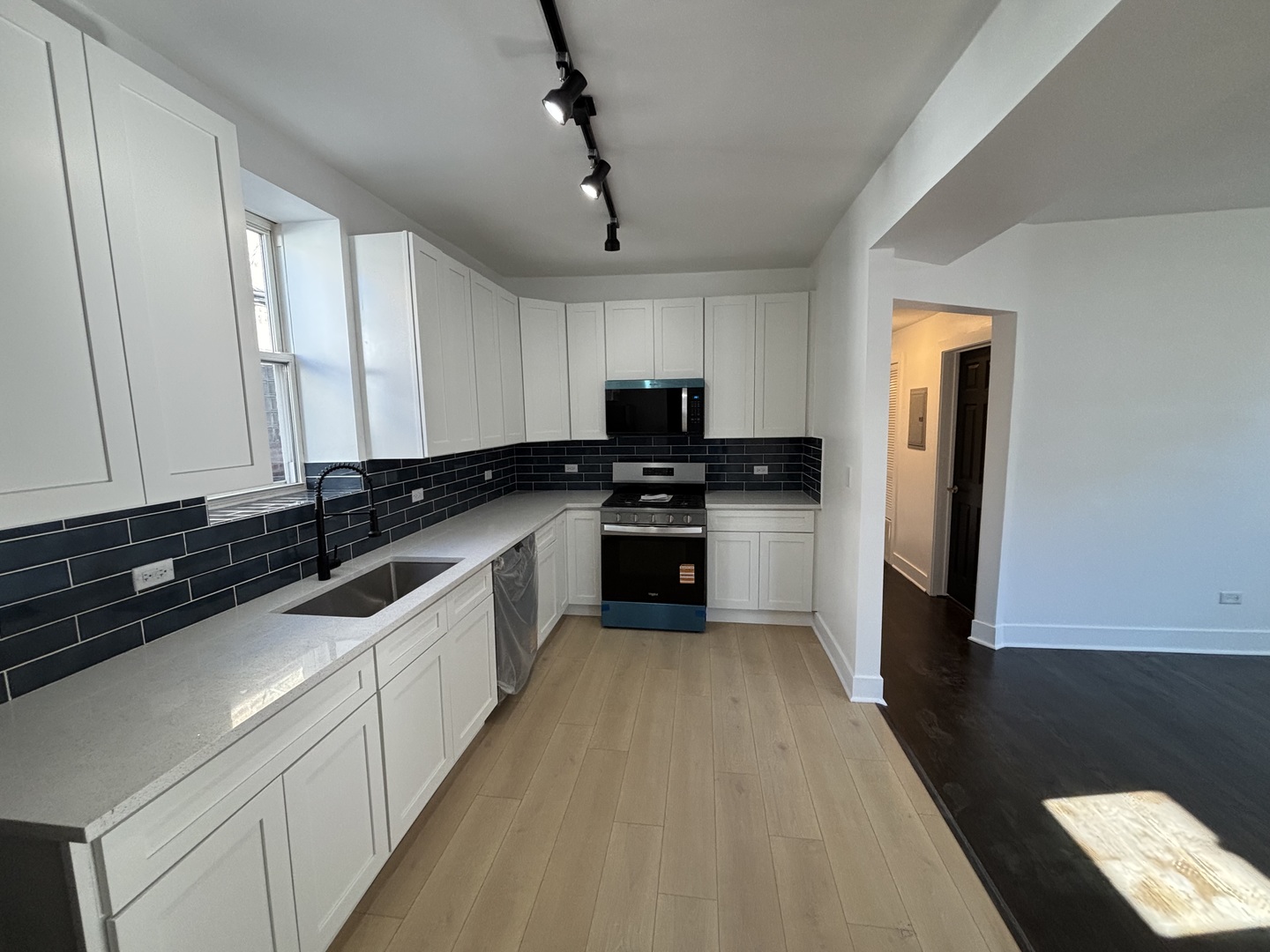 4148 N RICHMOND Street, Chicago, IL 60618