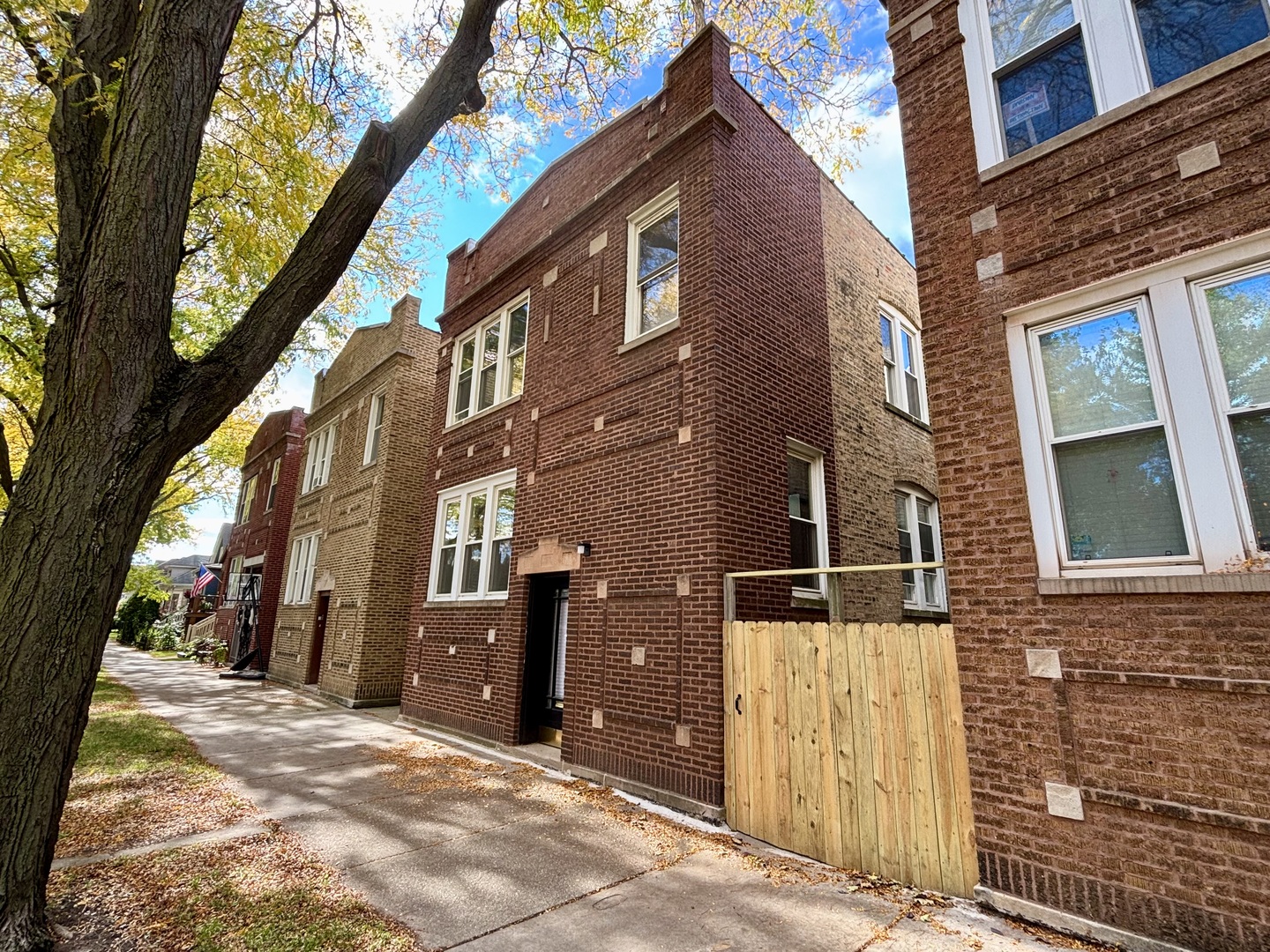 4148 N RICHMOND Street, Chicago, IL 60618