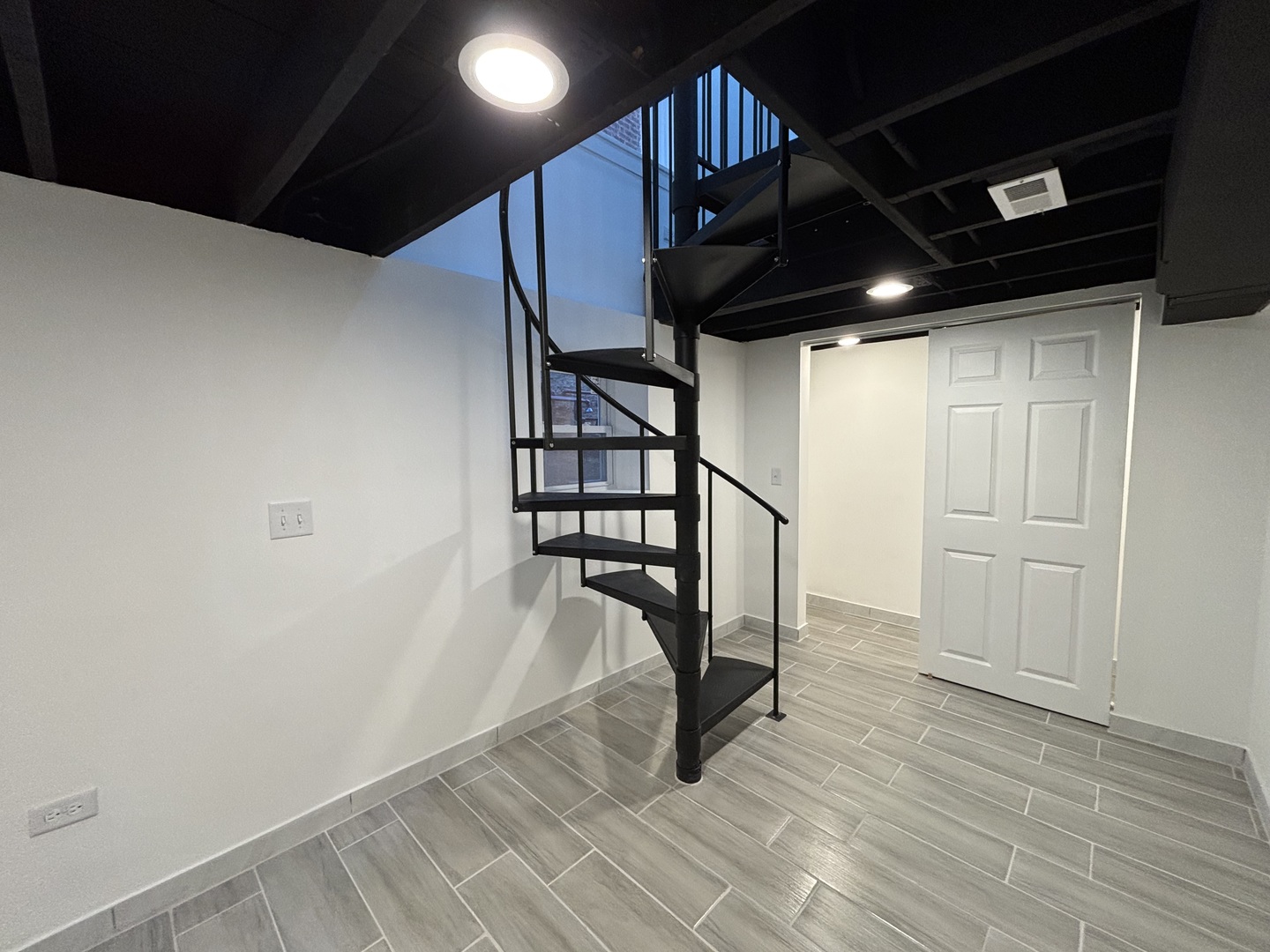 4148 N RICHMOND Street, Chicago, IL 60618