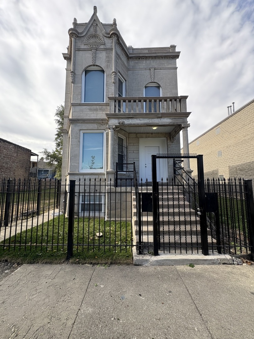 1220 S Avers Avenue, Chicago, IL 60623