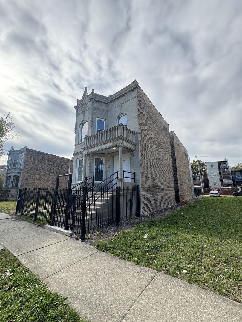1220 S Avers Avenue, Chicago, IL 60623