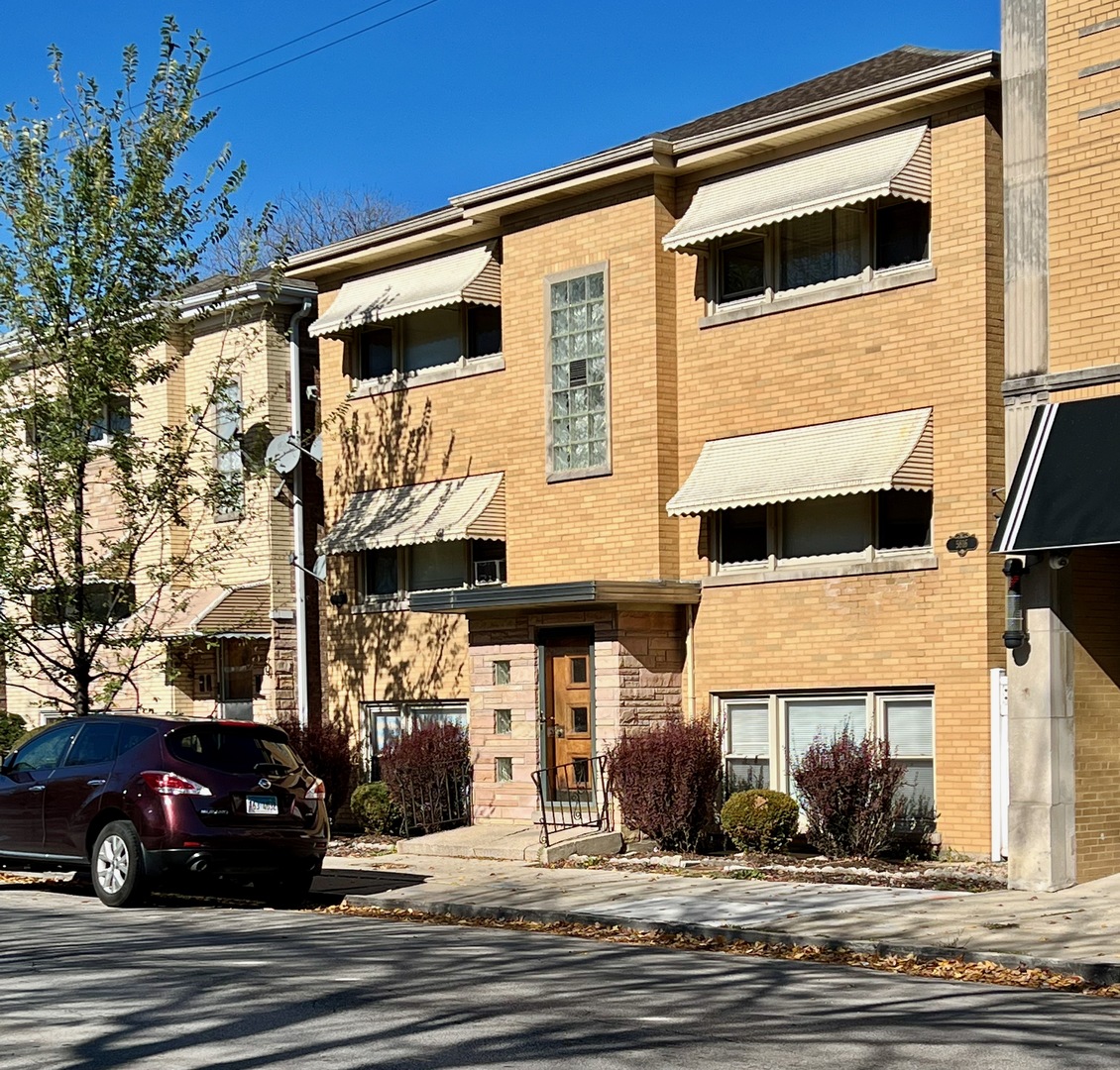 5816 W Montrose Avenue #SE, Chicago, IL 60634