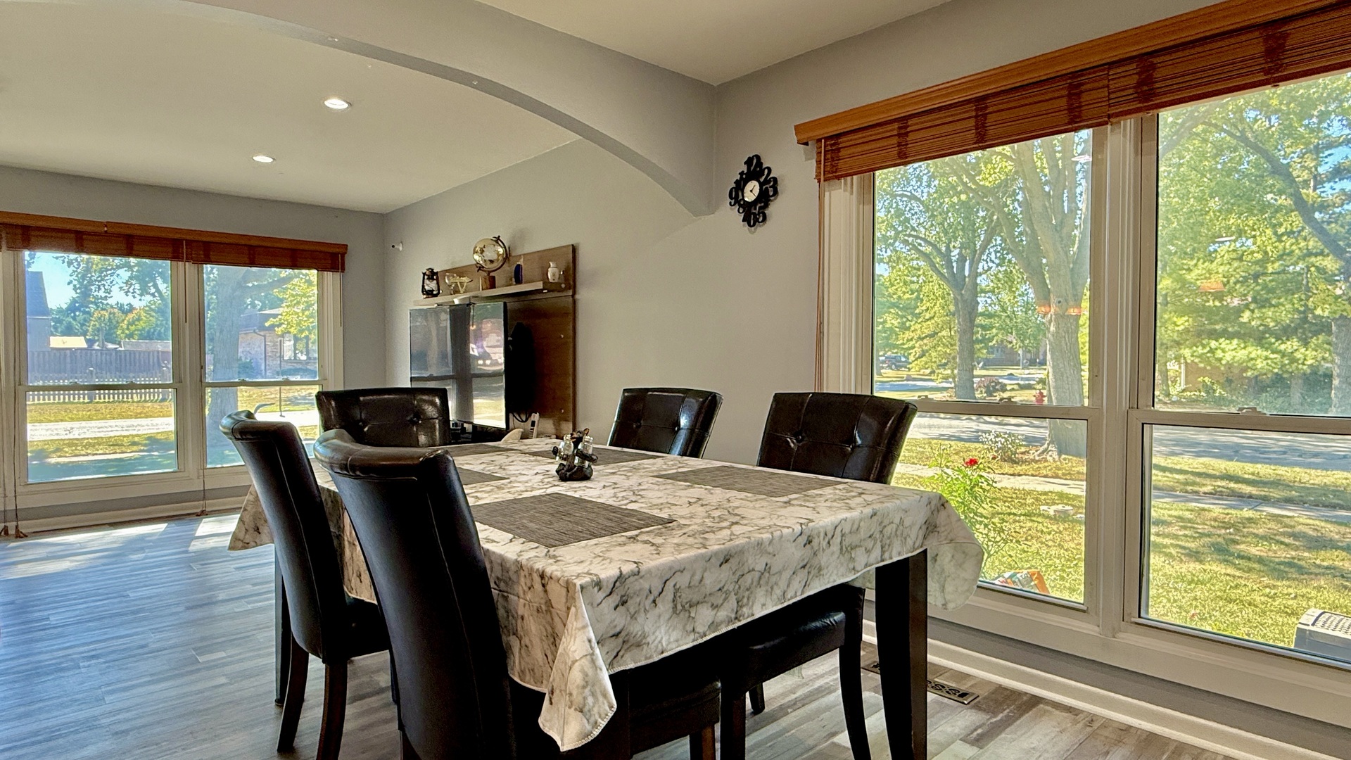 2181 PLAINFIELD Drive, Des Plaines, IL 60018