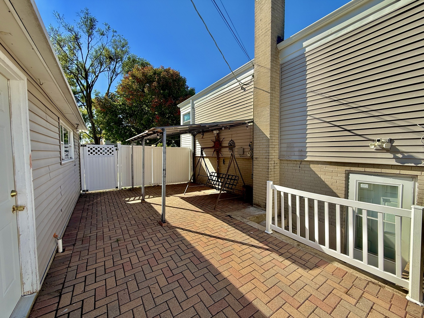 2181 PLAINFIELD Drive, Des Plaines, IL 60018