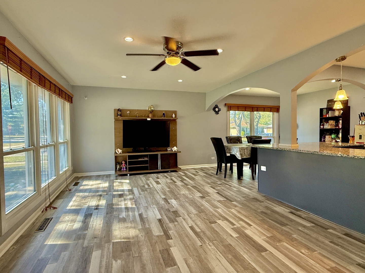 2181 PLAINFIELD Drive, Des Plaines, IL 60018