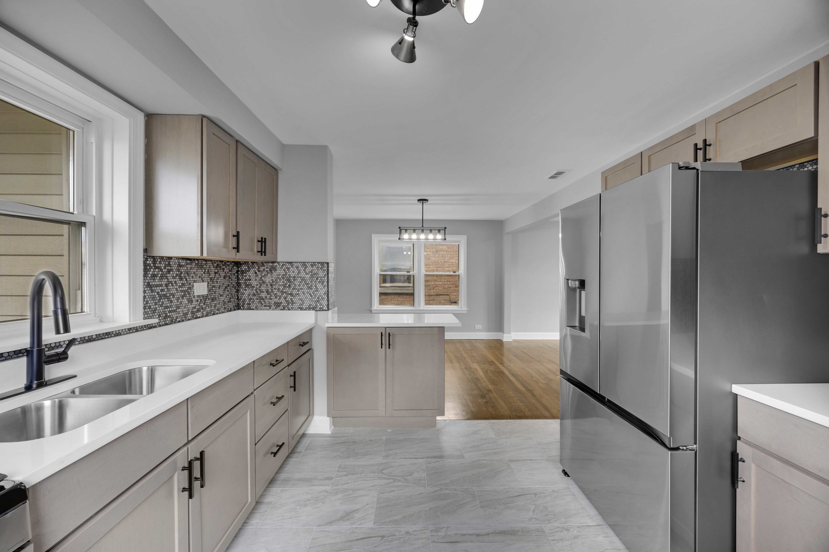 10626 S Lowe Avenue, Chicago, IL 60628