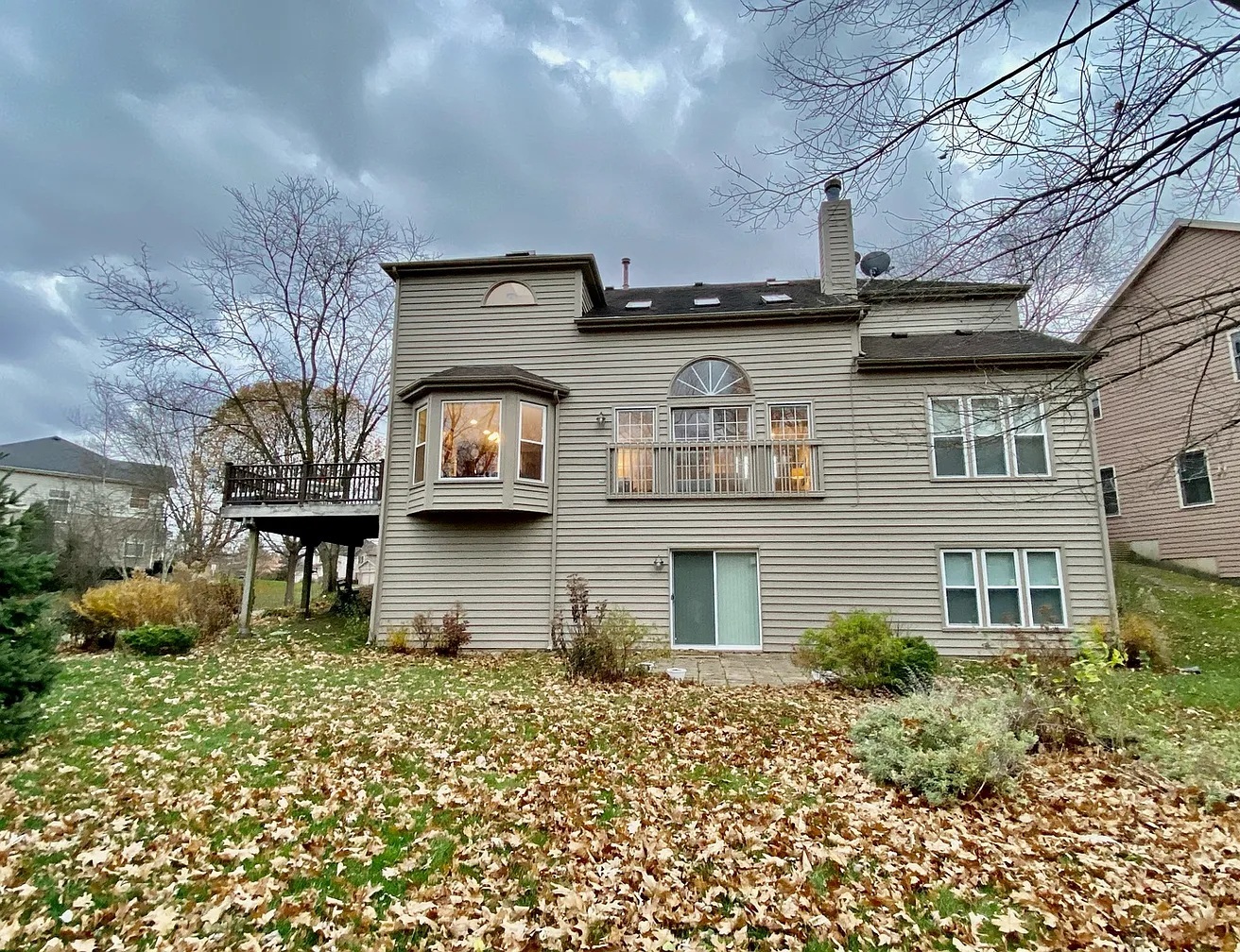 3220 Indian Creek Drive, Buffalo Grove, IL 60089