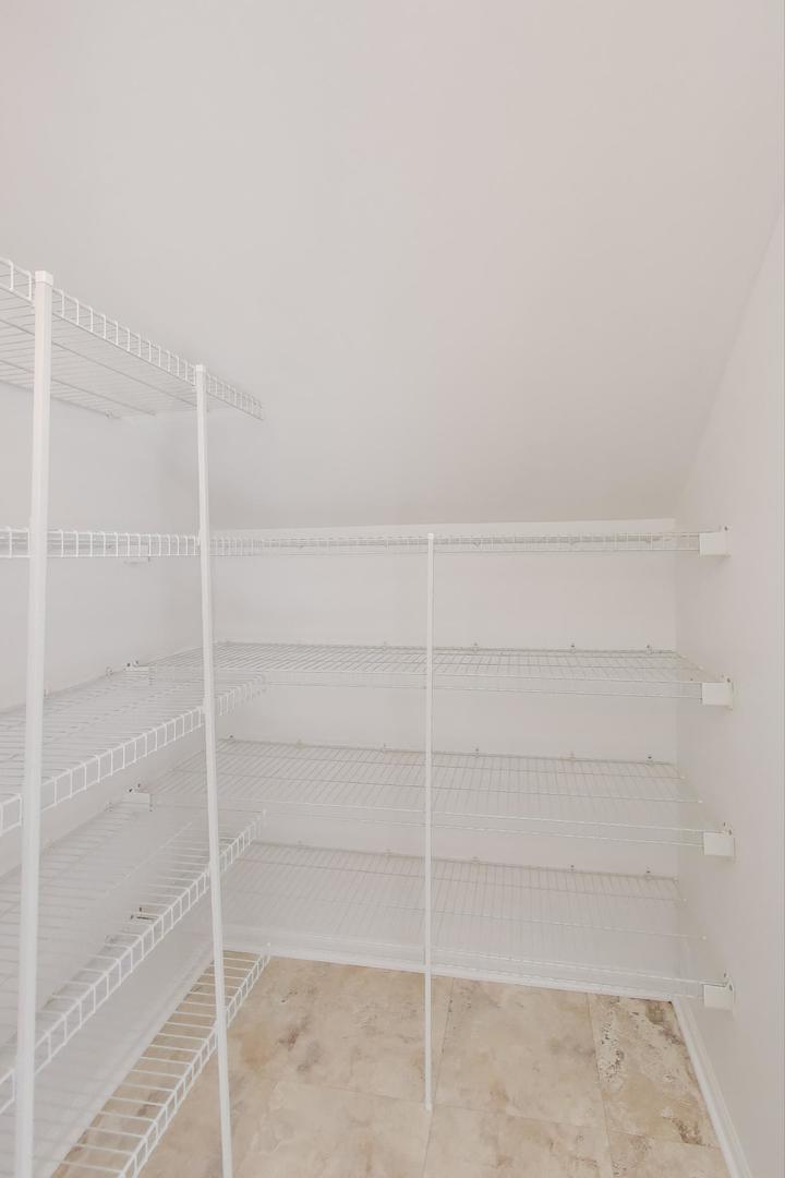 716 Ascot Court #104B, Libertyville, IL 60048