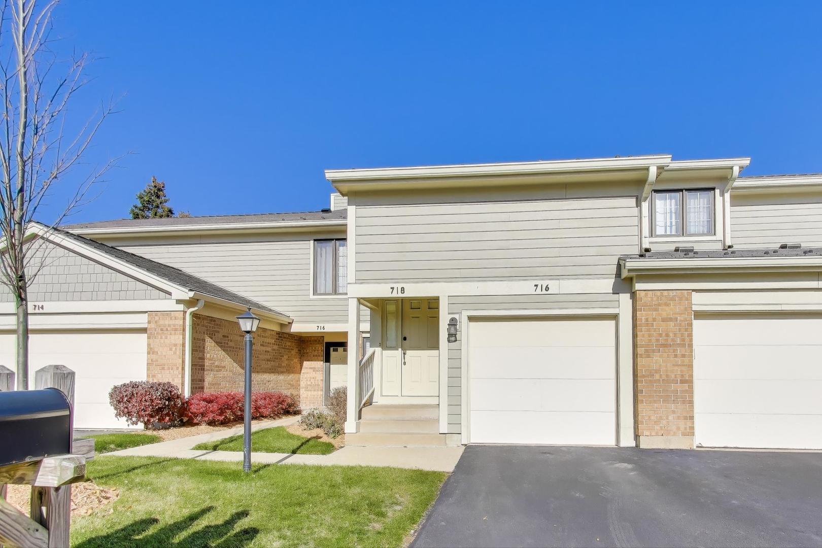716 Ascot Court #104B, Libertyville, IL 60048