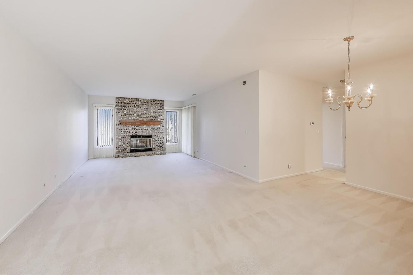 716 Ascot Court #104B, Libertyville, IL 60048