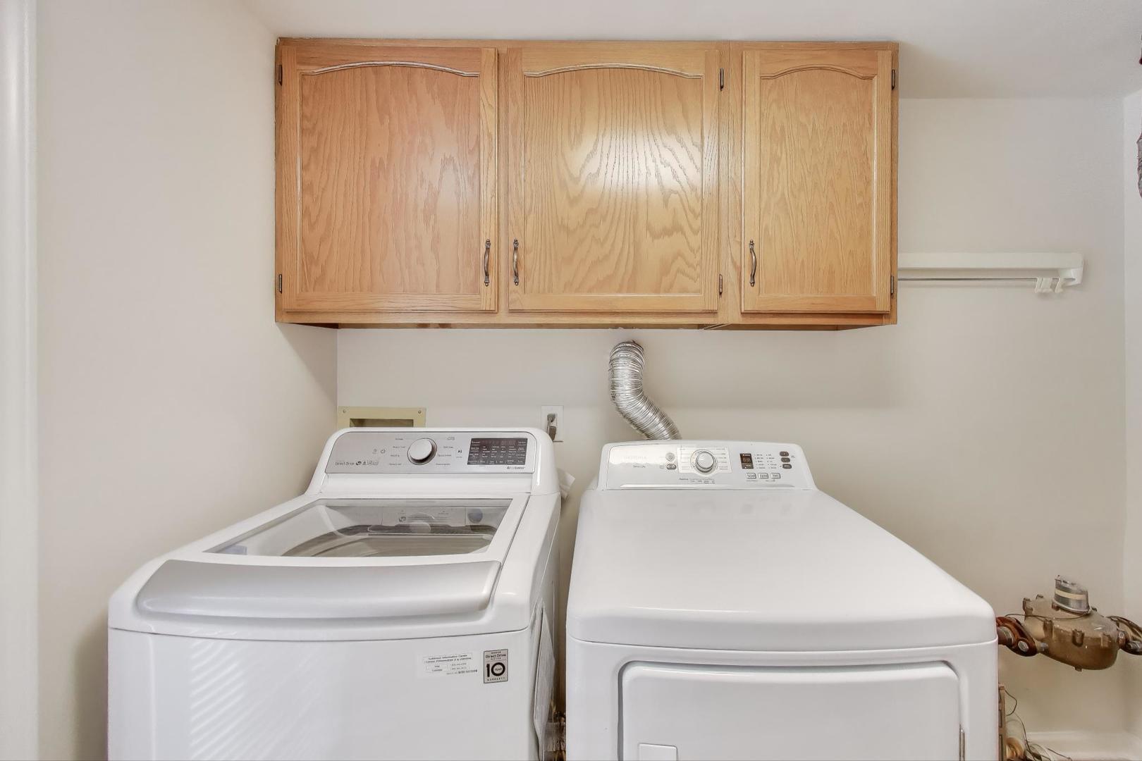 716 Ascot Court #104B, Libertyville, IL 60048