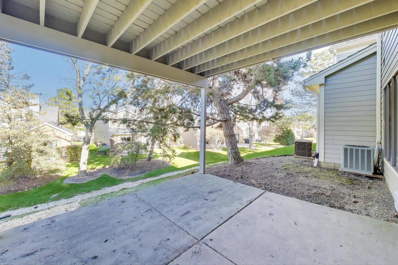 716 Ascot Court #104B, Libertyville, IL 60048