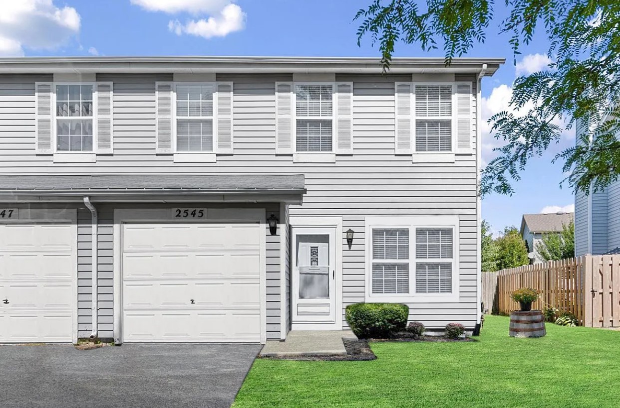 2545 Eldorado Lane, Naperville, IL 60564