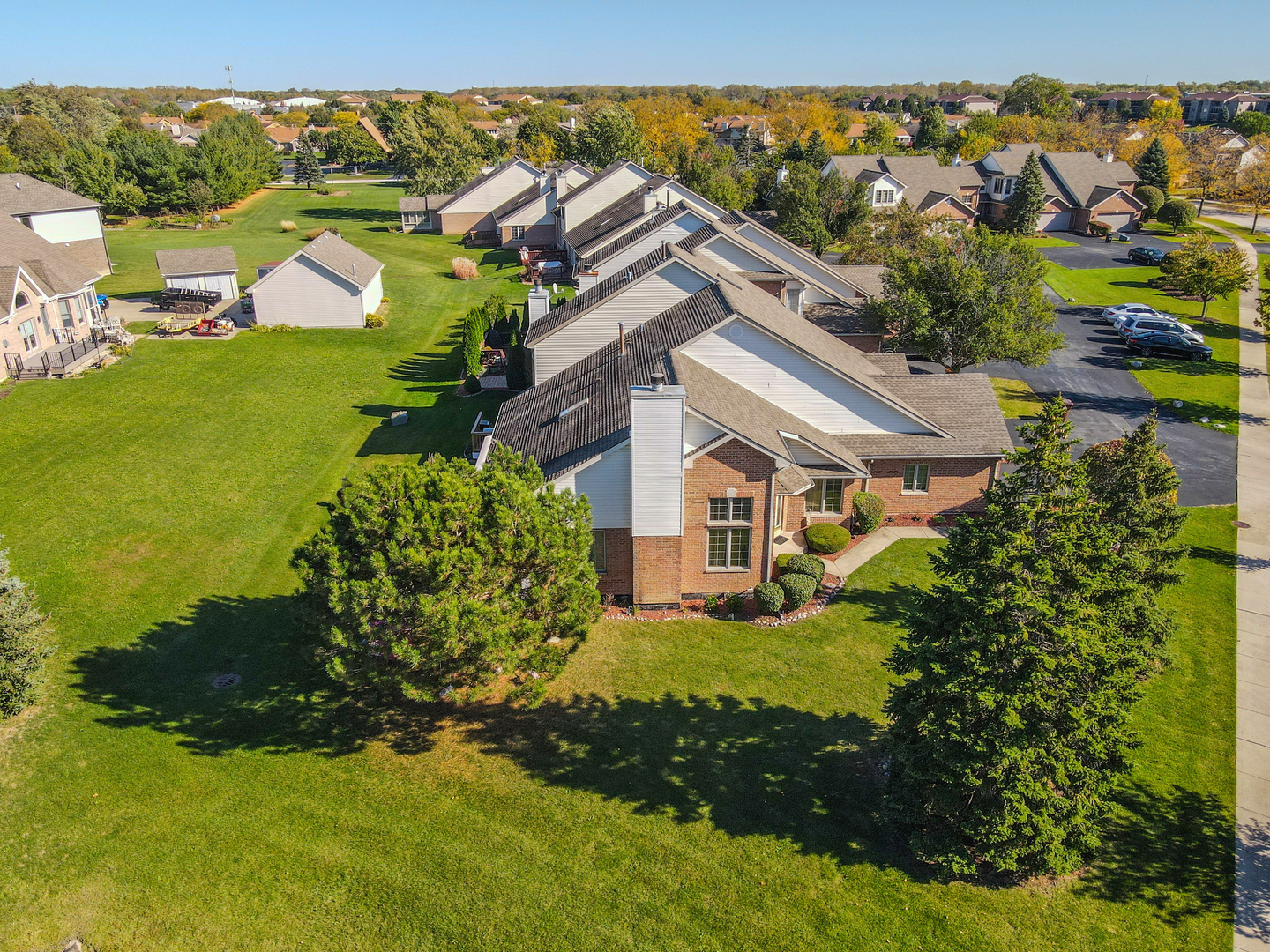 6706 Pondview Drive, Tinley Park, IL 60477