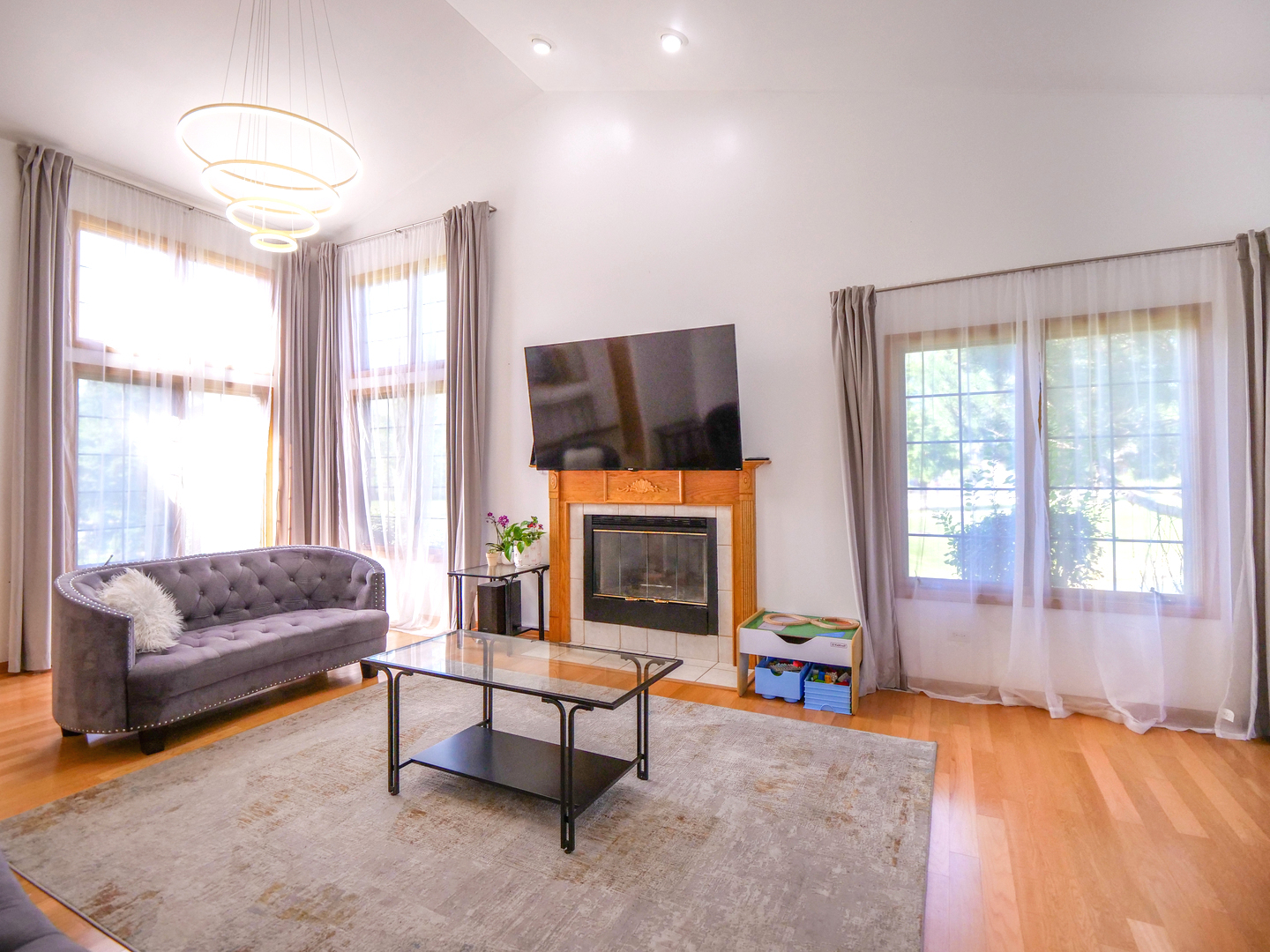 6706 Pondview Drive, Tinley Park, IL 60477