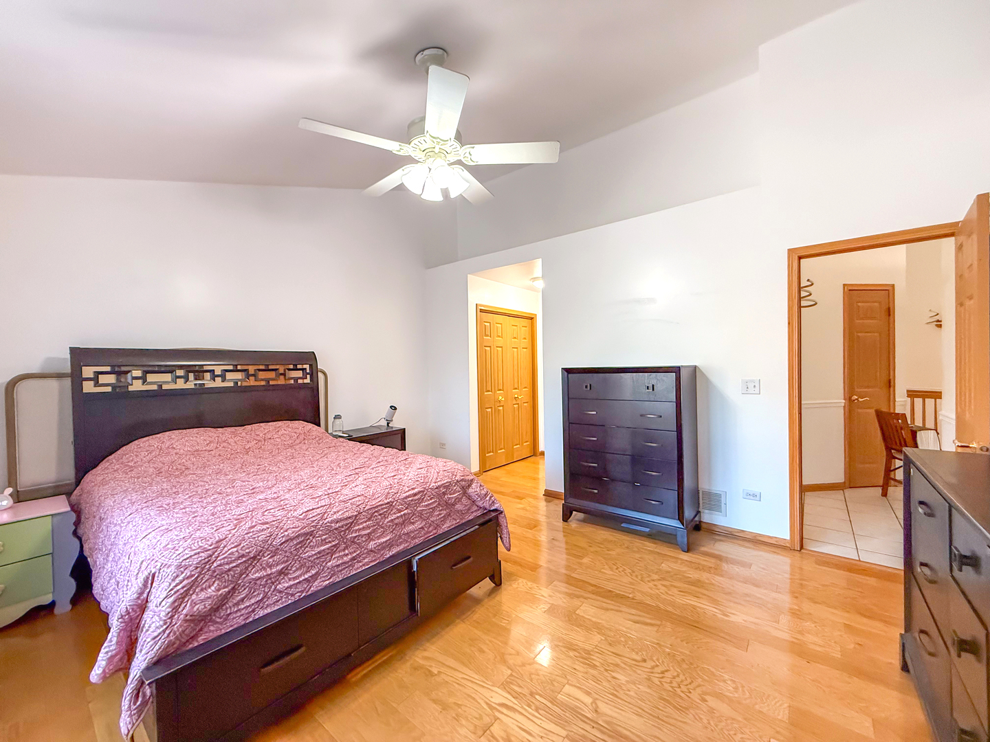 6706 Pondview Drive, Tinley Park, IL 60477