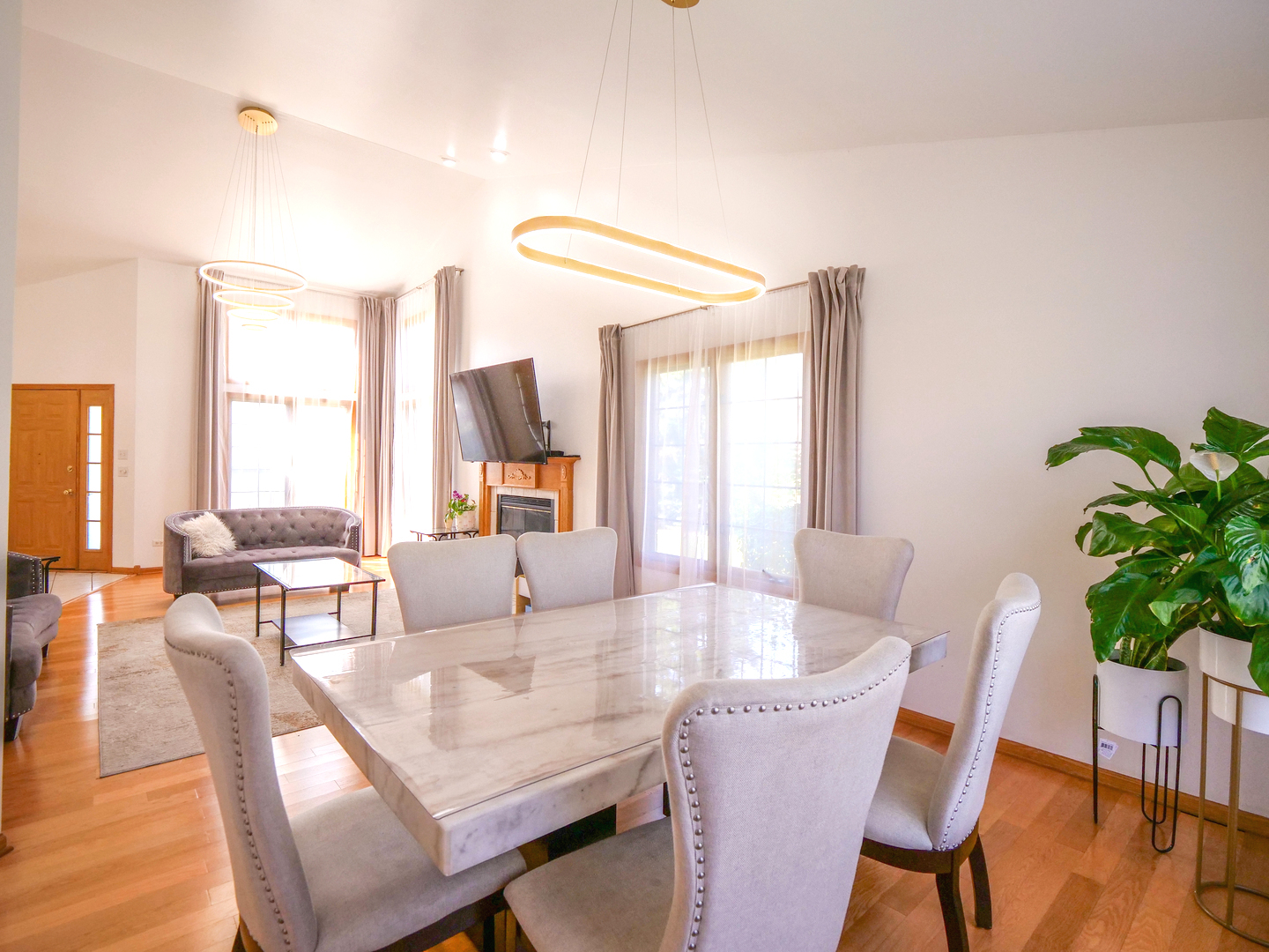 6706 Pondview Drive, Tinley Park, IL 60477