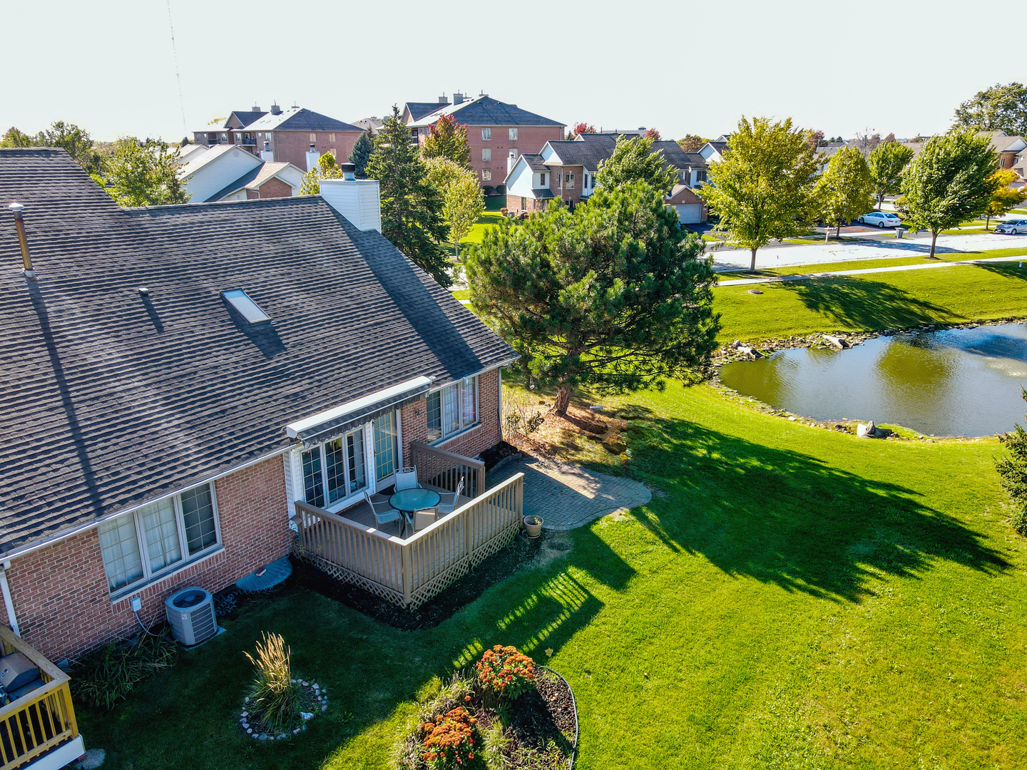 6706 Pondview Drive, Tinley Park, IL 60477