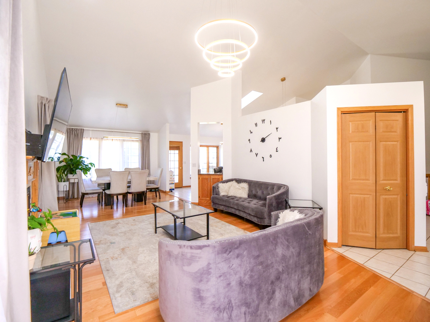 6706 Pondview Drive, Tinley Park, IL 60477